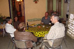 pinten drinken op het terras.jpg